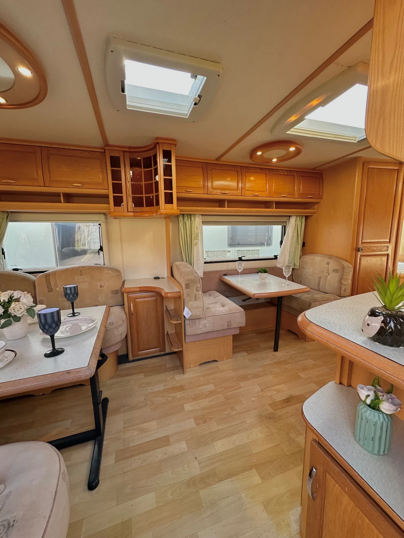 Каравана Hobby Prestige / НОВ ВНОС / РЕГИСТРИРАНА / Баня и WC - изображение 10