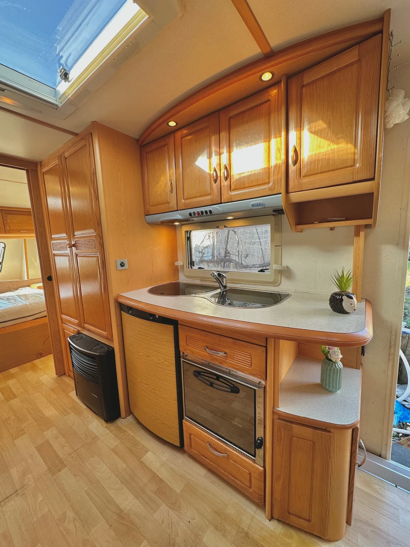 �������� Hobby Prestige / ��� ���� / ������������ / ���� � WC | Mobile.bg � ����������� 12