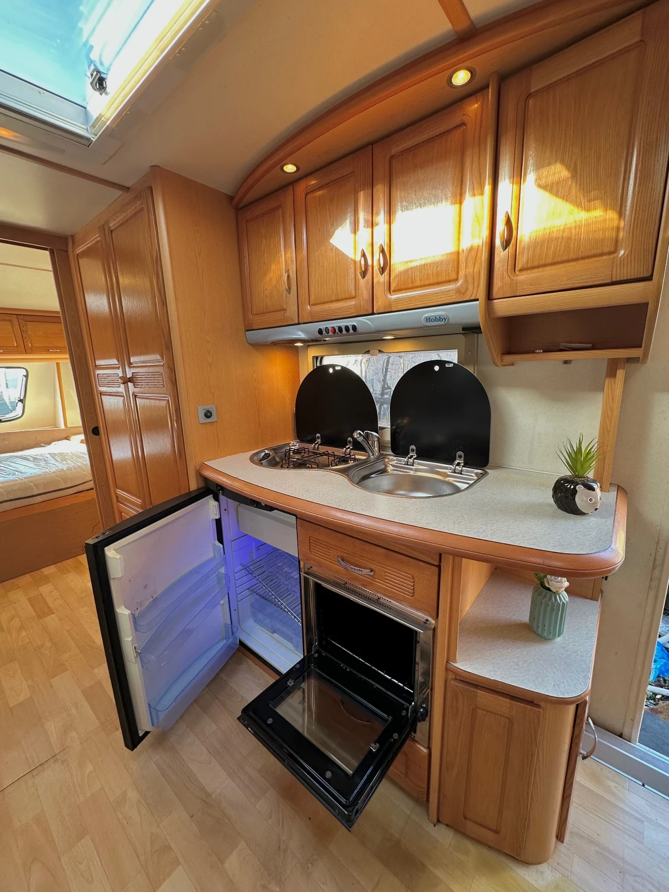 �������� Hobby Prestige / ��� ���� / ������������ / ���� � WC | Mobile.bg � ����������� 13