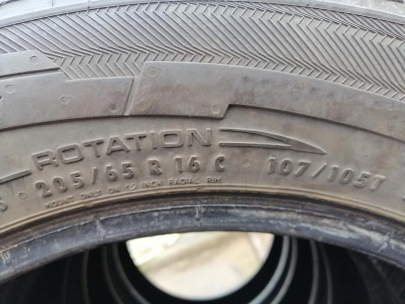 Гуми Зимни 205/65R16, снимка 6 - Гуми и джанти - 34897750