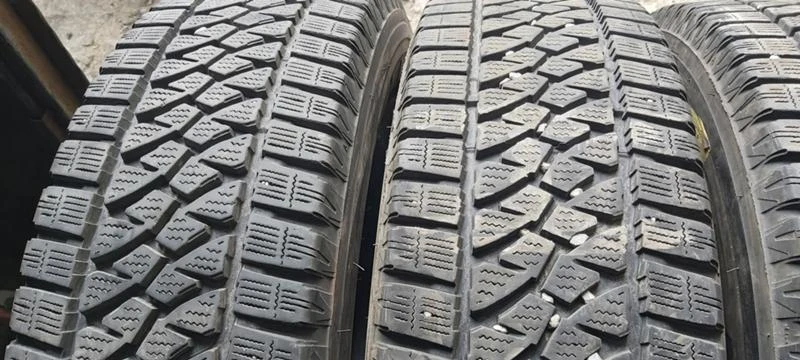 Гуми Зимни 215/75R16, снимка 2 - Гуми и джанти - 35129921