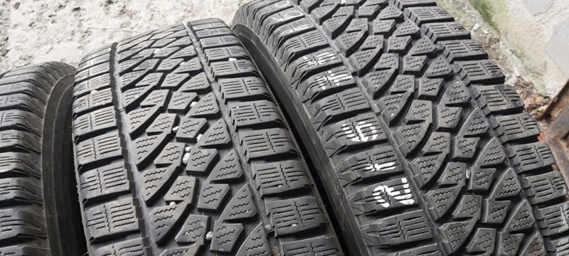 Гуми Зимни 215/75R16, снимка 3 - Гуми и джанти - 35129921