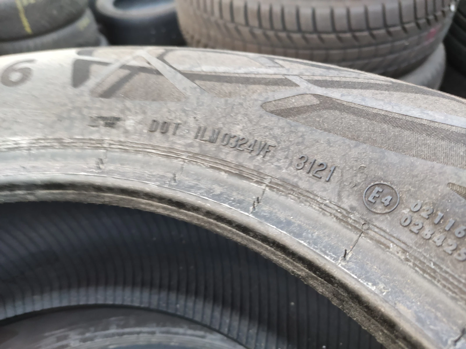 Гуми Летни 215/65R17, снимка 6 - Гуми и джанти - 53980816