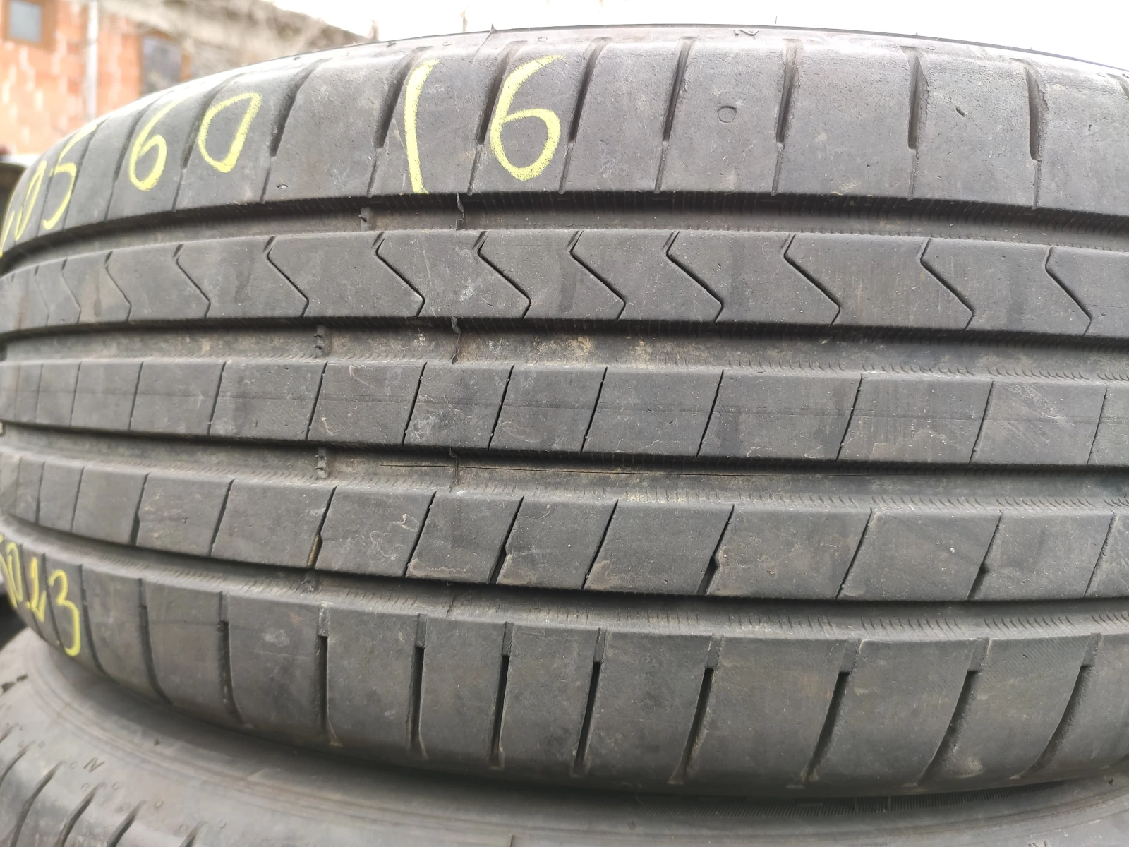 Гуми Летни 205/60R16, снимка 3 - Гуми и джанти - 55581378