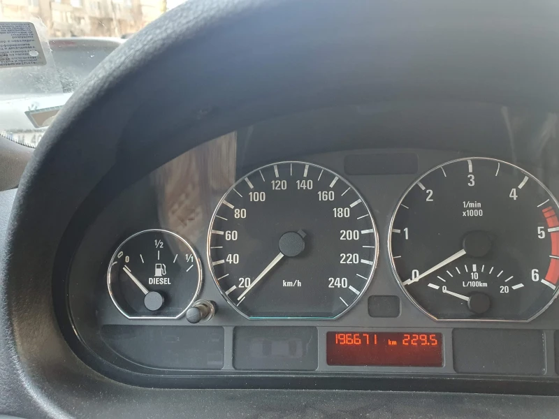 BMW 320 320d Compact, снимка 6 - Автомобили и джипове - 48153503