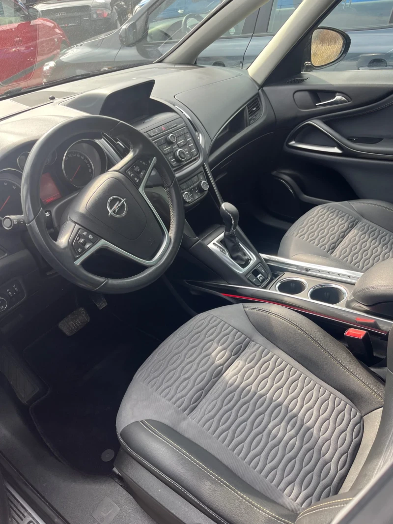 Opel Zafira 1.4i - Automatic - Панорама - SWISS, снимка 7 - Автомобили и джипове - 49279174