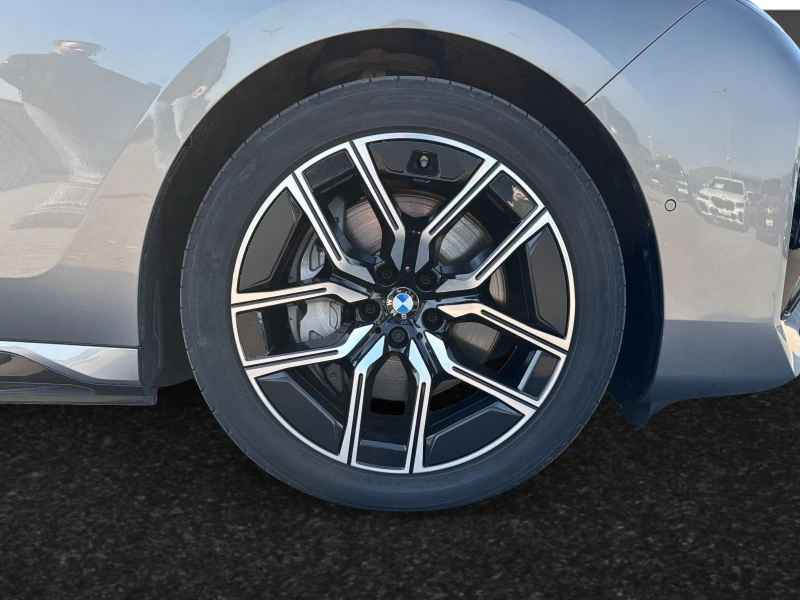 BMW i7 eDrive50/ M-SPORT/ HEAD UP/ PANO/ B&W/ 360/, снимка 3 - Автомобили и джипове - 51615955