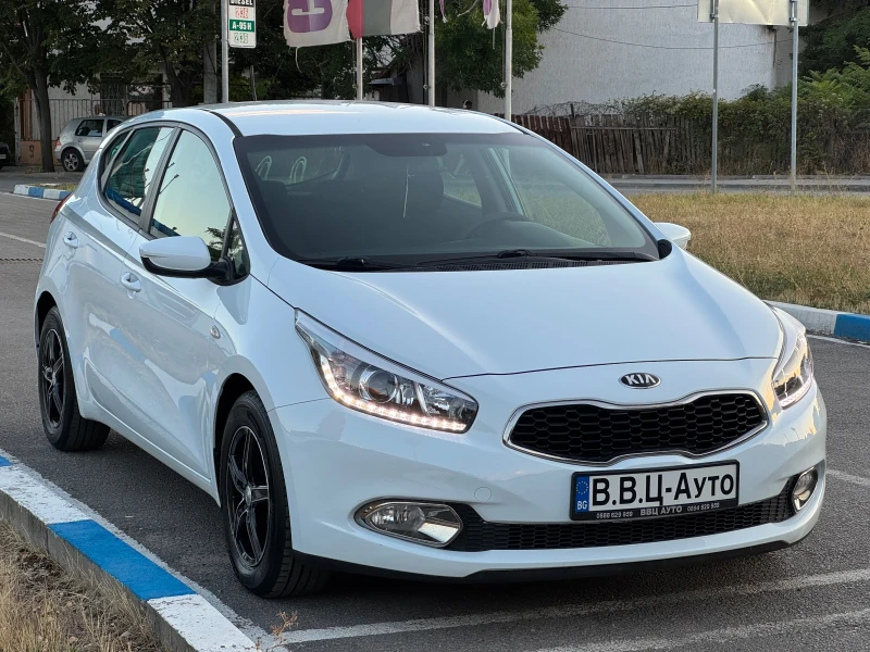 Kia Ceed 1.4Бензин/Климатроник/Навигация/Камера/Euro 5b, снимка 2 - Автомобили и джипове - 51671985