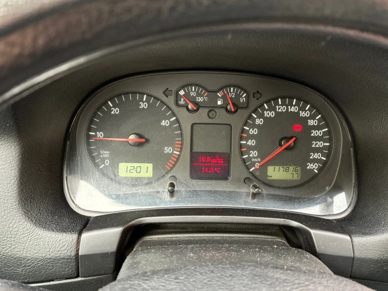 VW Golf 4 TDI Edition, снимка 2 - Автомобили и джипове - 52969040