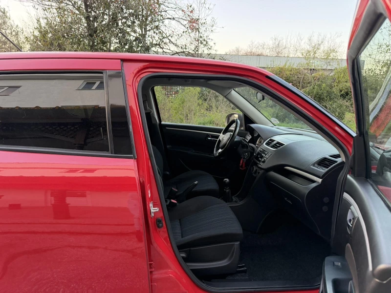 Suzuki Swift, снимка 17 - Автомобили и джипове - 53124160