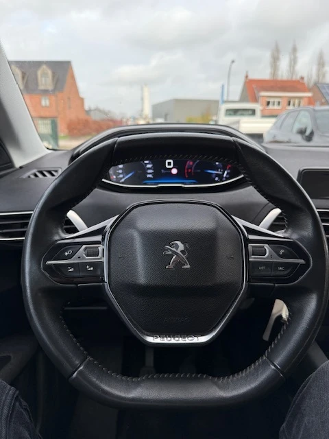 Peugeot 3008 1.2i Access, снимка 10 - Автомобили и джипове - 54028045