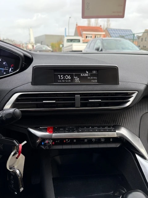 Peugeot 3008 1.2i Access, снимка 12 - Автомобили и джипове - 54028045