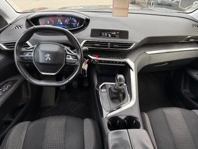 Peugeot 3008 1.2i Access, снимка 8 - Автомобили и джипове - 54028045