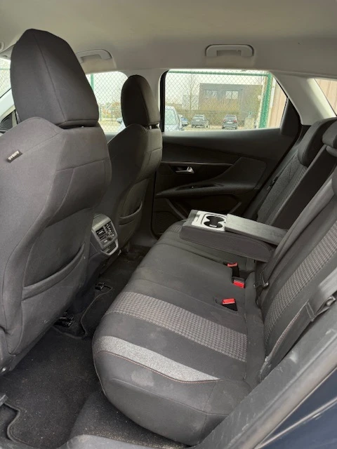 Peugeot 3008 1.2i Access, снимка 15 - Автомобили и джипове - 54028045