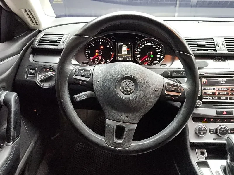 VW CC 2.0 TDI 4Motion, снимка 13 - Автомобили и джипове - 54303471