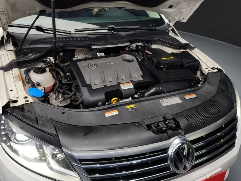 VW CC 2.0 TDI 4Motion, снимка 6 - Автомобили и джипове - 54303471