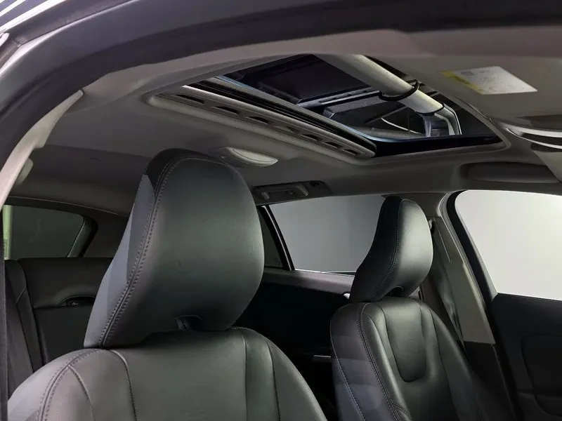 Volvo V60, снимка 16 - Автомобили и джипове - 54326576