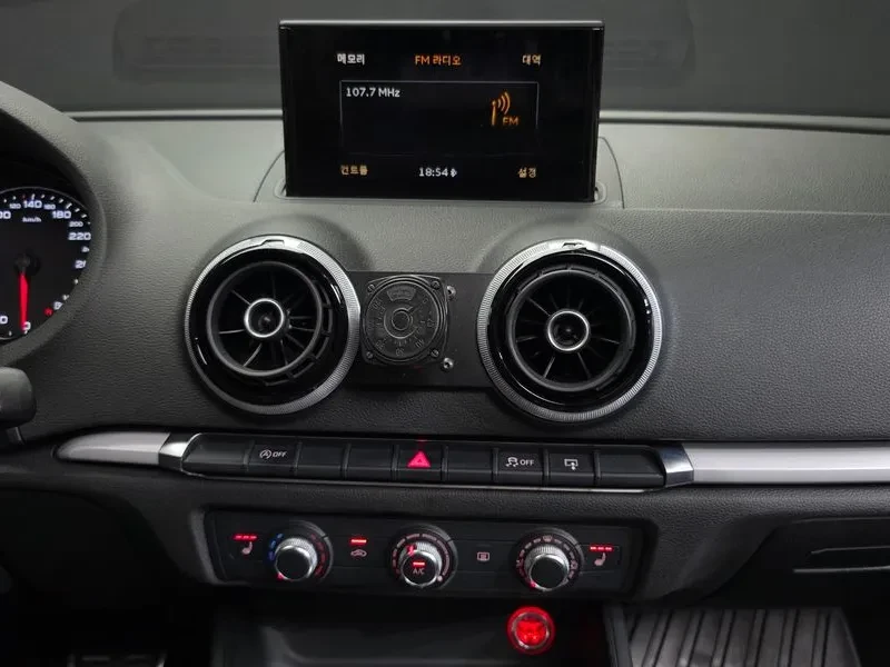 Audi A3 1.6 TDI, снимка 14 - Автомобили и джипове - 54971522