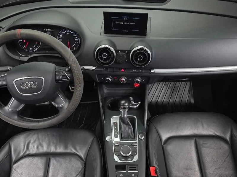 Audi A3 1.6 TDI, снимка 7 - Автомобили и джипове - 54971522