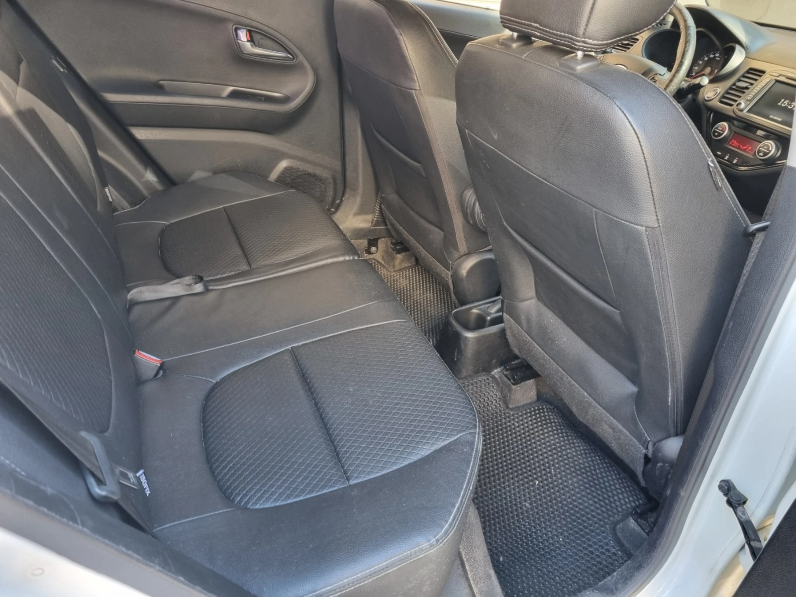 Kia Picanto Автоматик - изображение 9