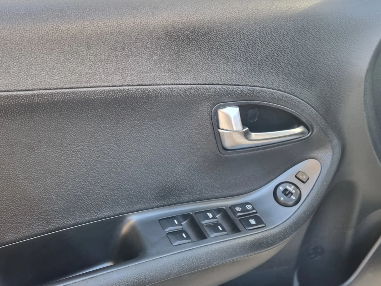 Kia Picanto Автоматик - изображение 6