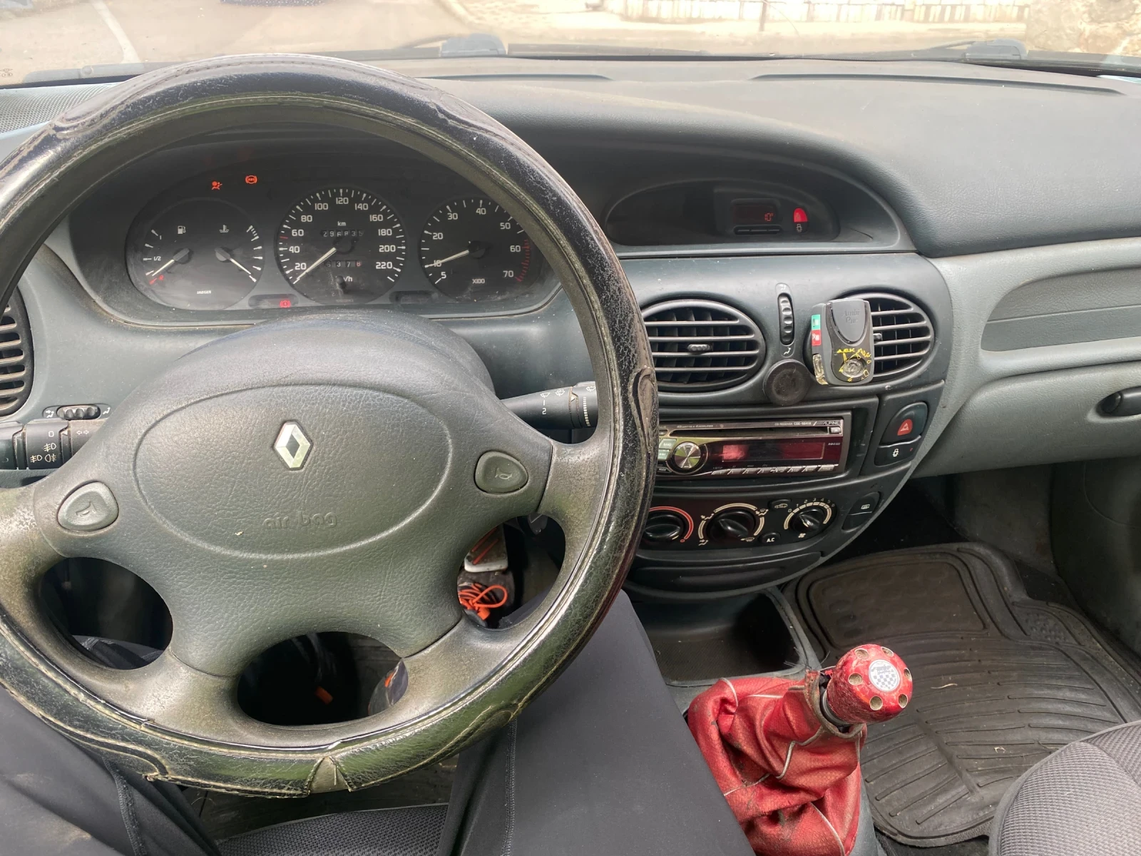 Renault Megane Coach - изображение 5