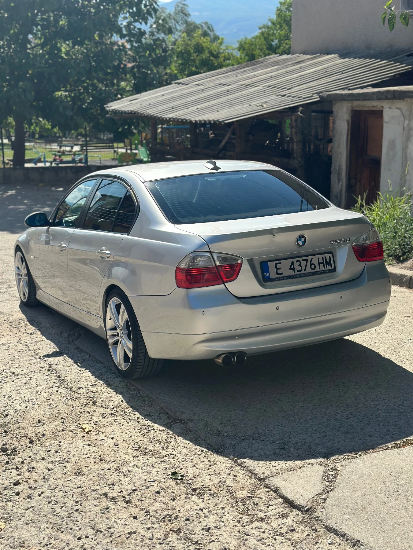 BMW 320  - изображение 2