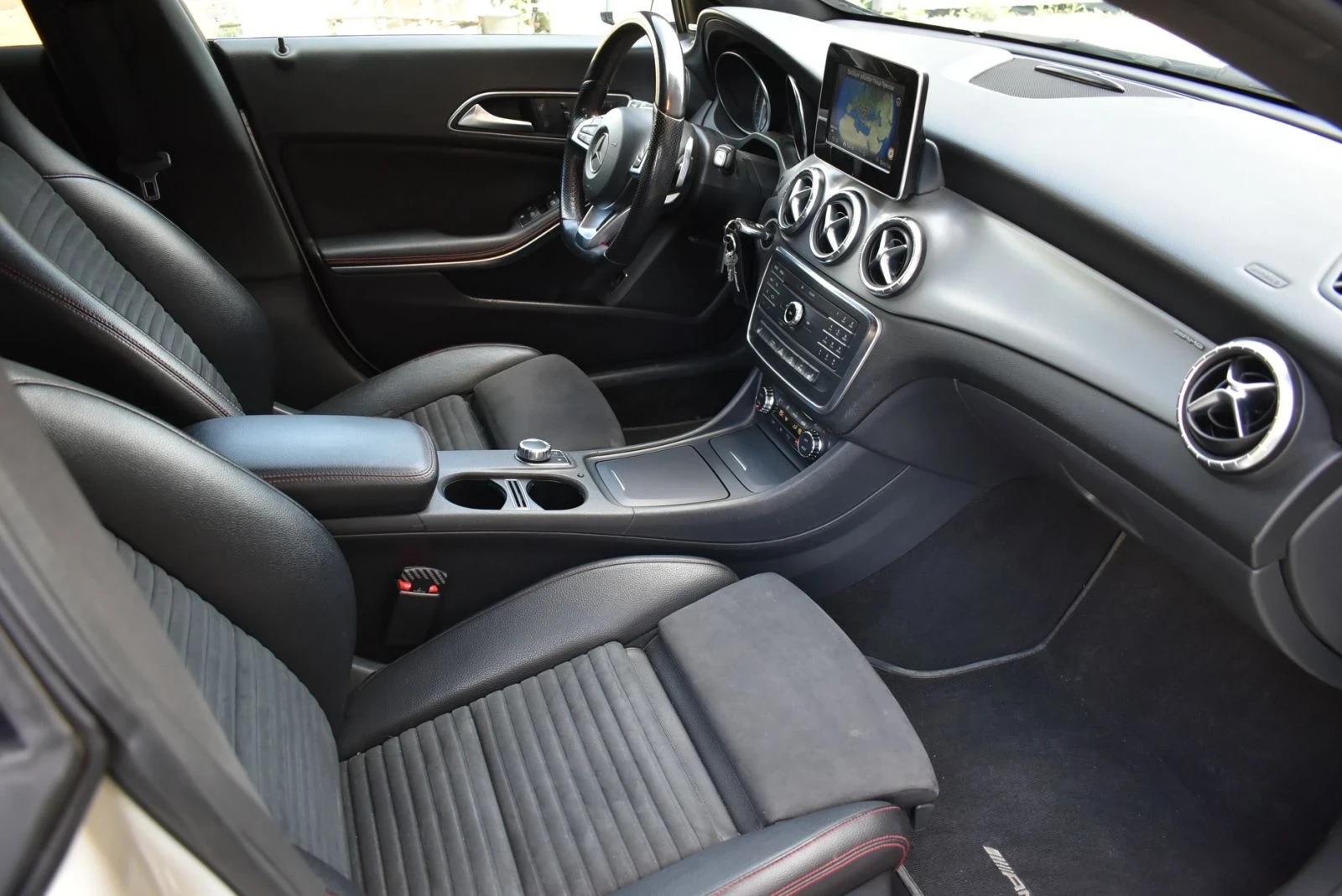 Mercedes-Benz CLA 250 AMG - изображение 10