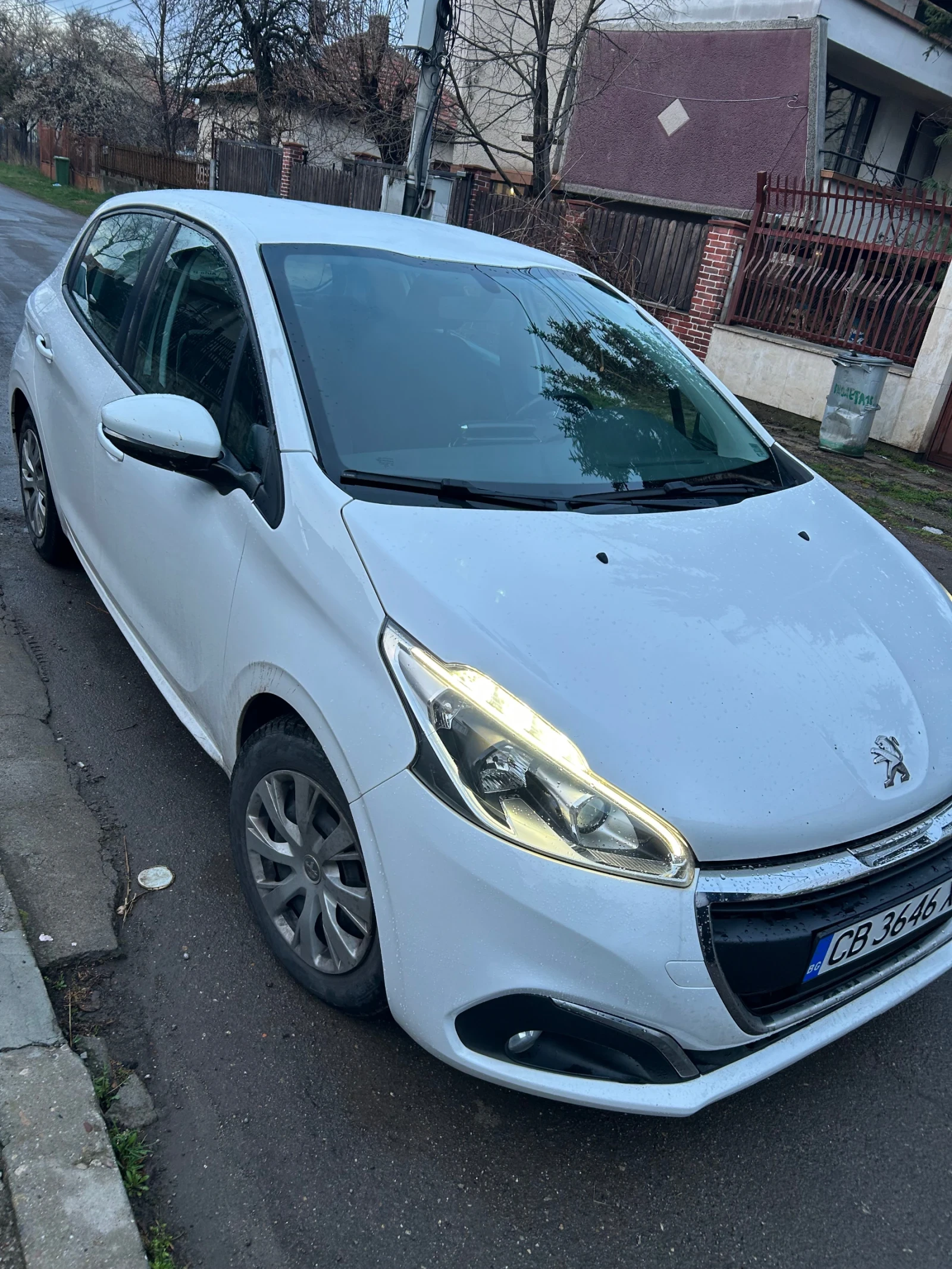 Peugeot 208