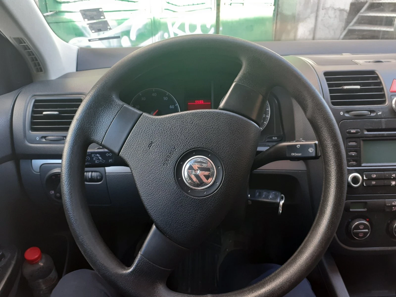 VW Jetta 1.6, снимка 12 - Автомобили и джипове - 53896545