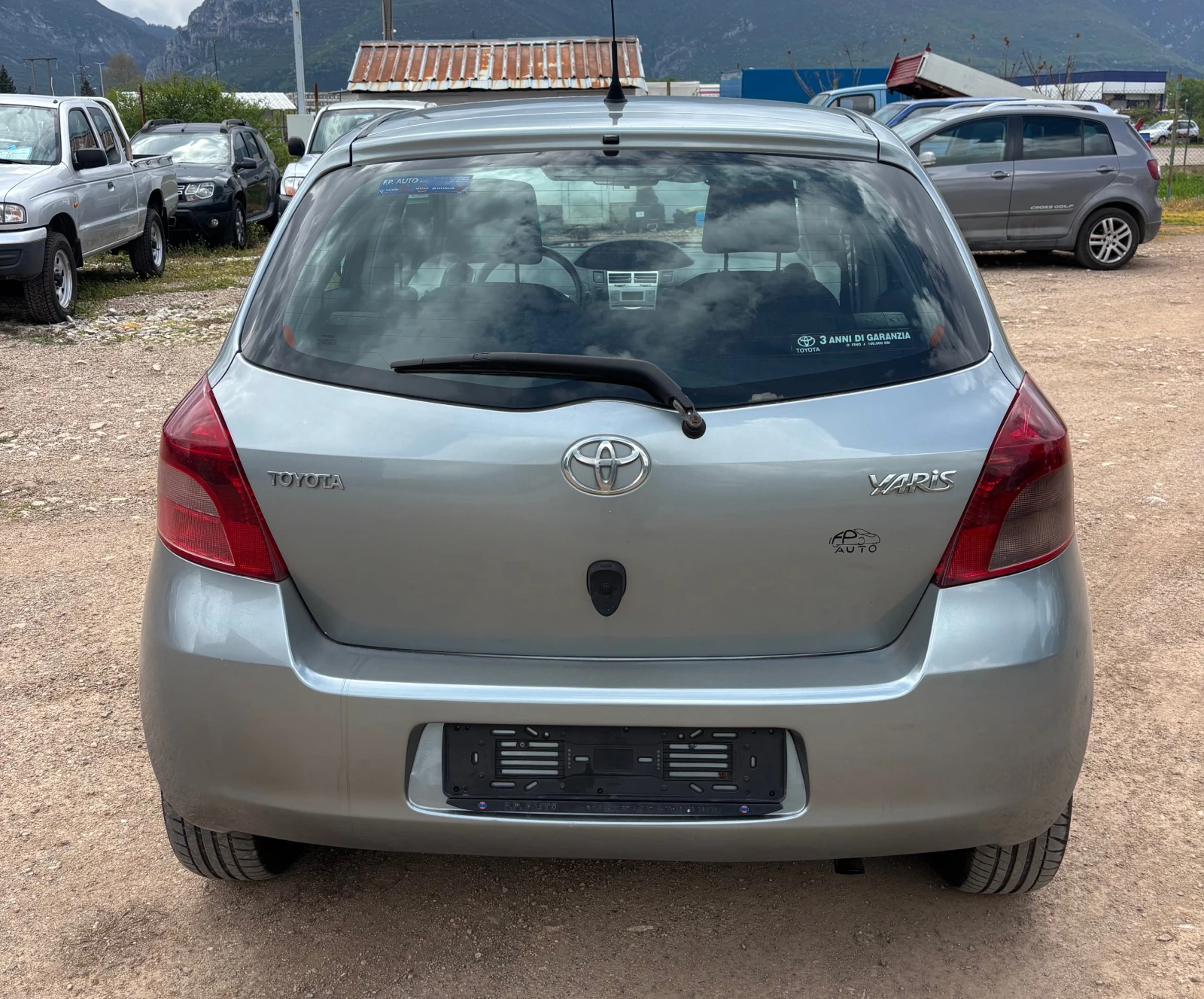 Toyota Yaris 1.4 D-4D, снимка 6 - Автомобили и джипове - 54286085