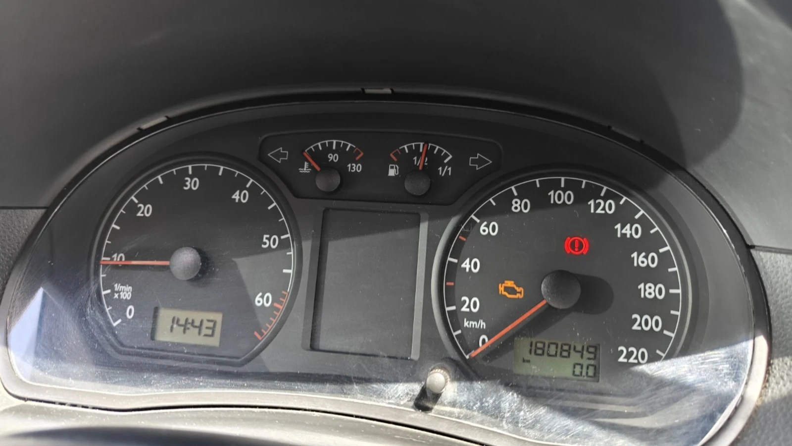 VW Polo 1.4 75 к.с., снимка 13 - Автомобили и джипове - 54672151