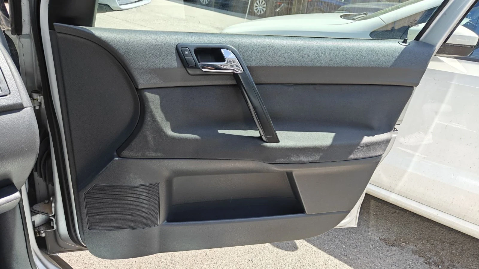 VW Polo 1.4 75 к.с., снимка 11 - Автомобили и джипове - 54672151
