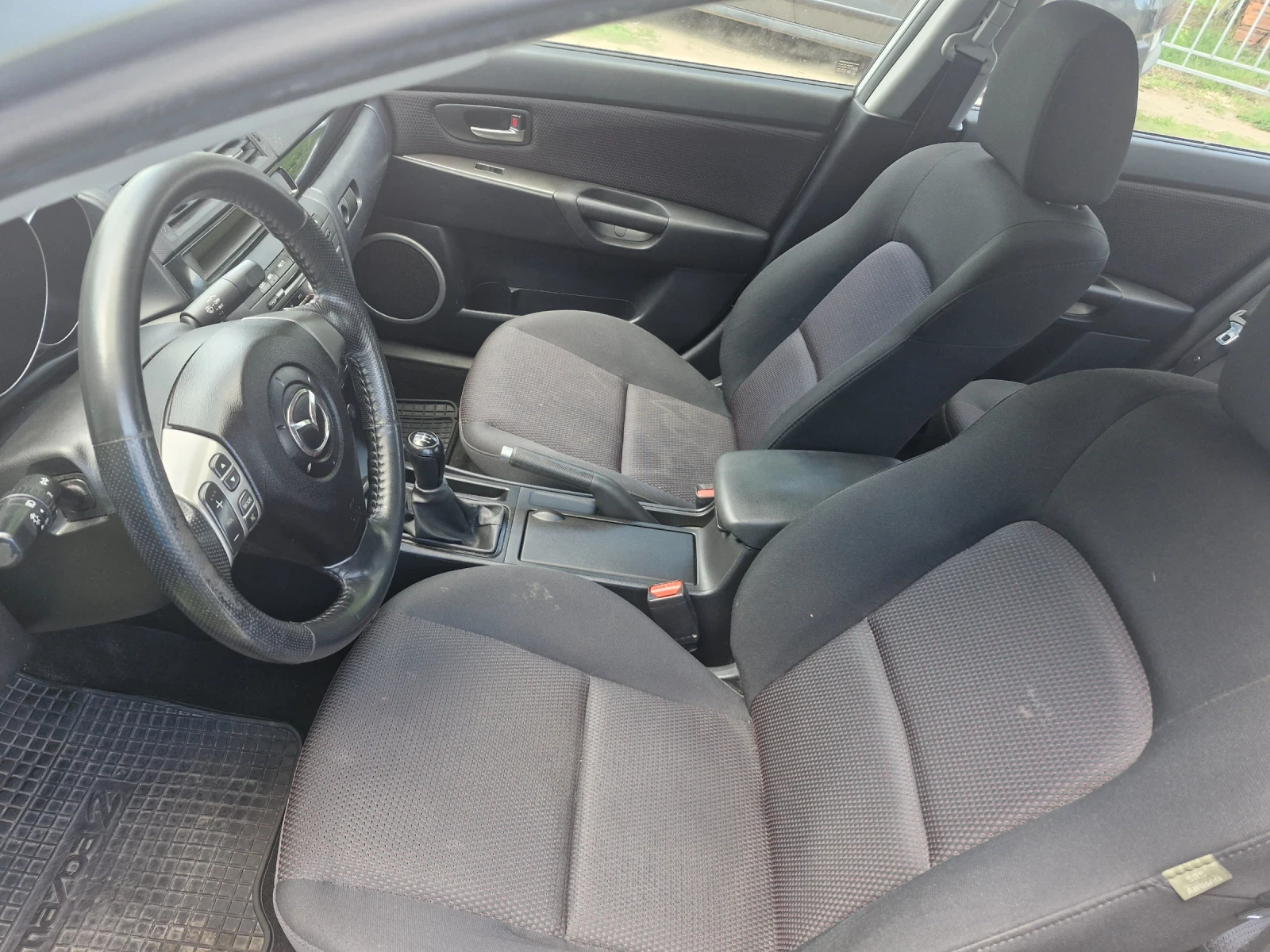 Mazda 3 1.6i, снимка 8 - Автомобили и джипове - 54834156
