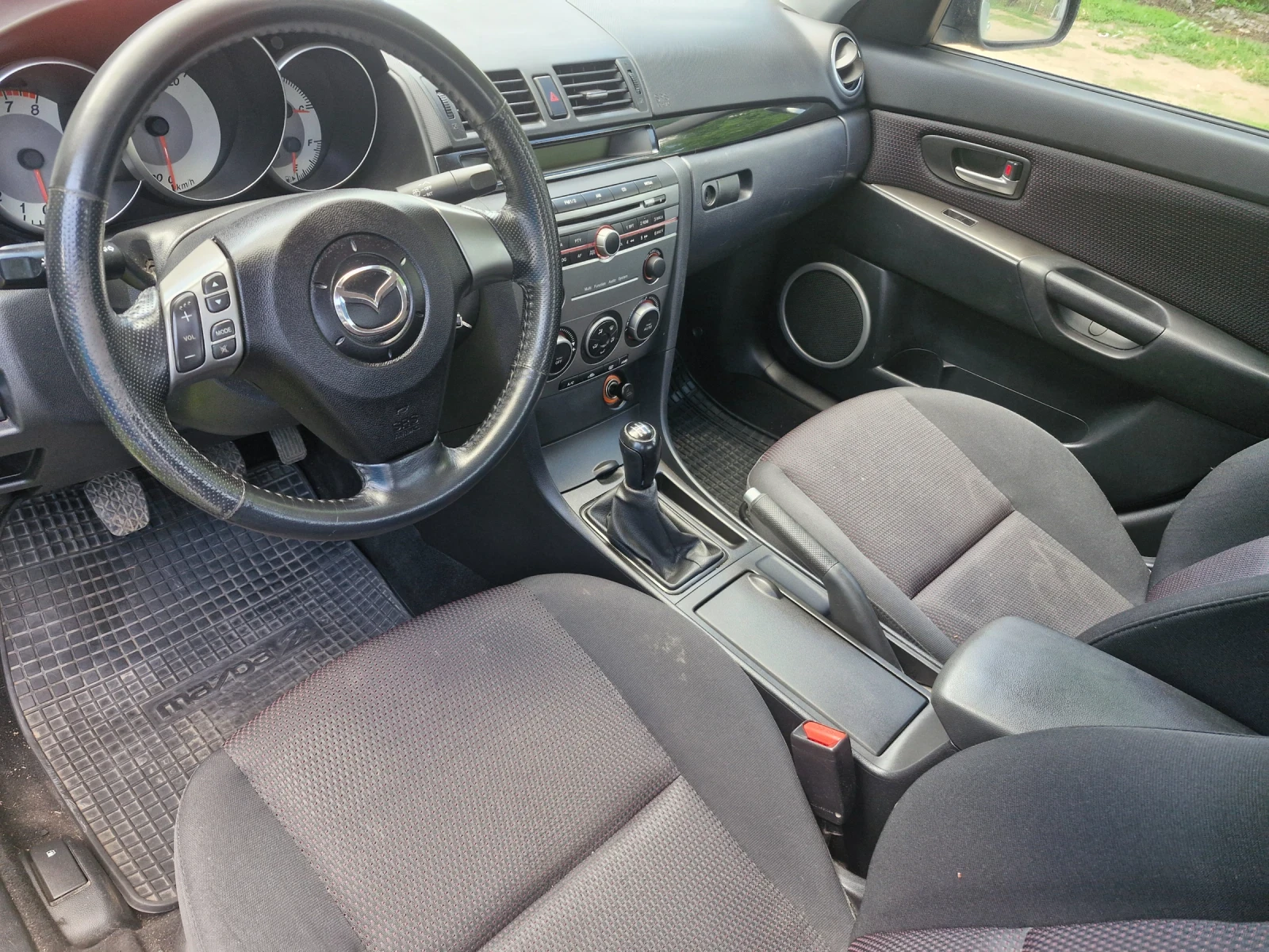 Mazda 3 1.6i, снимка 7 - Автомобили и джипове - 54834156