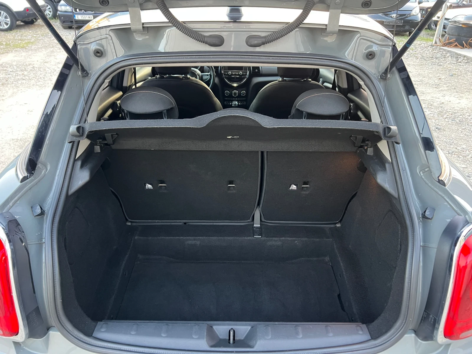 Mini Cooper D 1.5D-116к.с./ Nardo Grey/ Автомат/KEYLESS/EURO6B, снимка 9 - Автомобили и джипове - 55629186