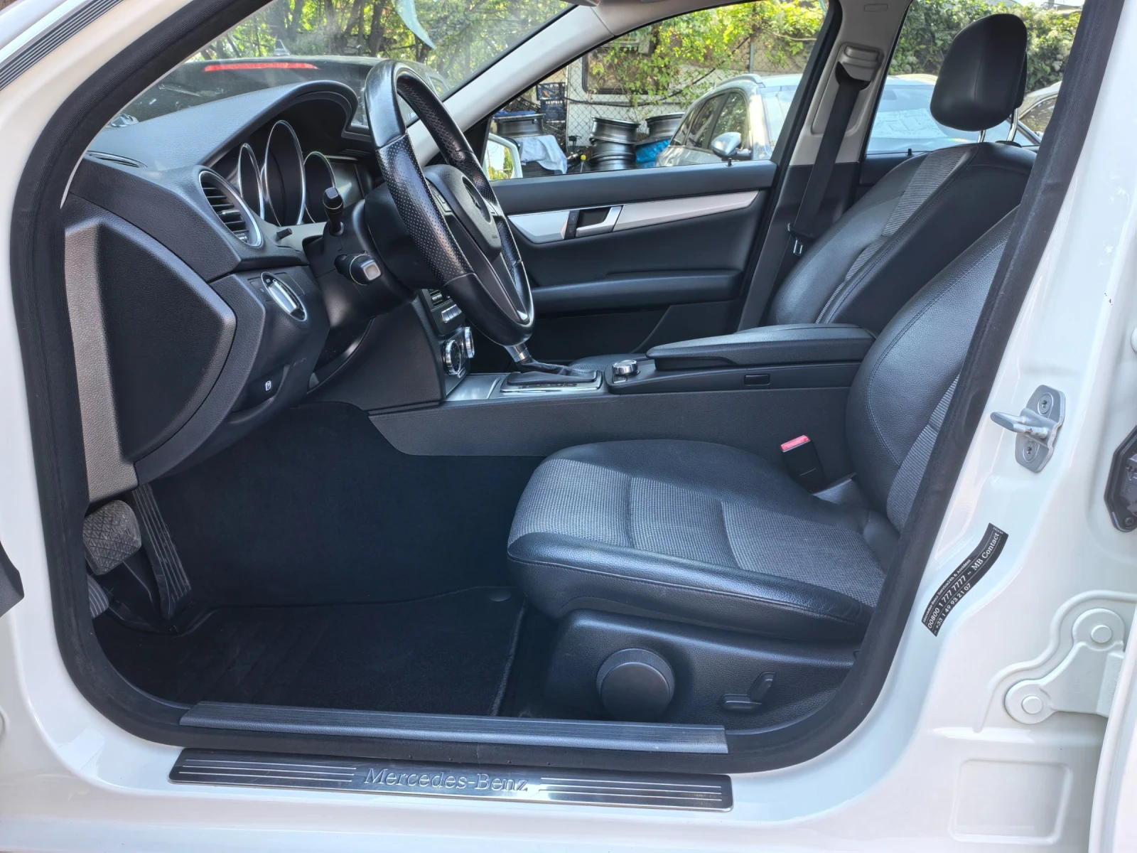 Mercedes-Benz C 220 CDI Avantgarde Facelift , снимка 13 - Автомобили и джипове - 56020228