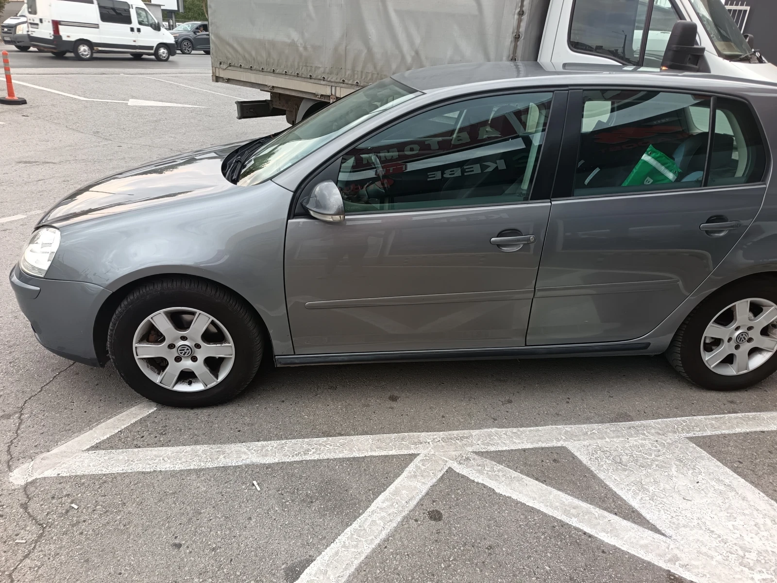 VW Golf, снимка 4 - Автомобили и джипове - 56164316