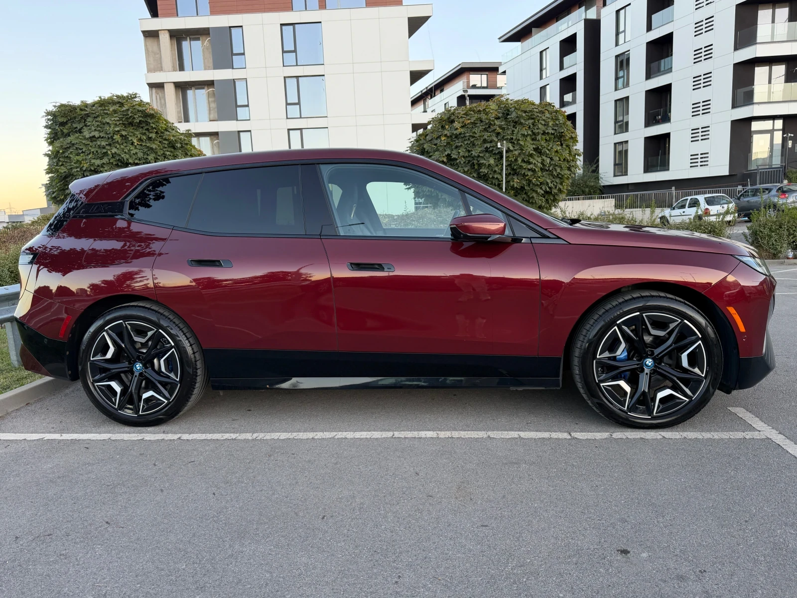 BMW iX, снимка 4 - Автомобили и джипове - 56351564