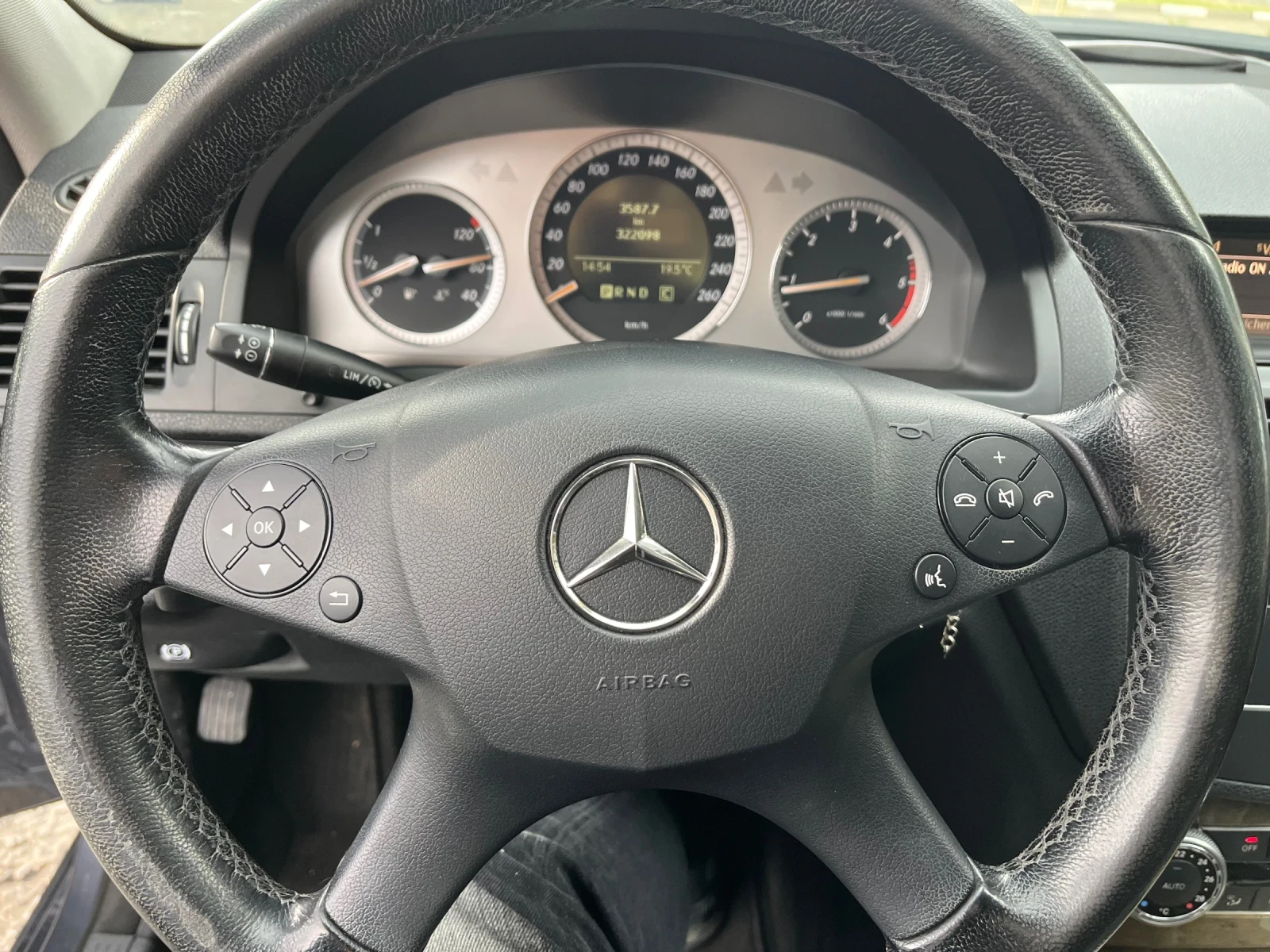 Mercedes-Benz C 220 2.2, снимка 11 - Автомобили и джипове - 56608174