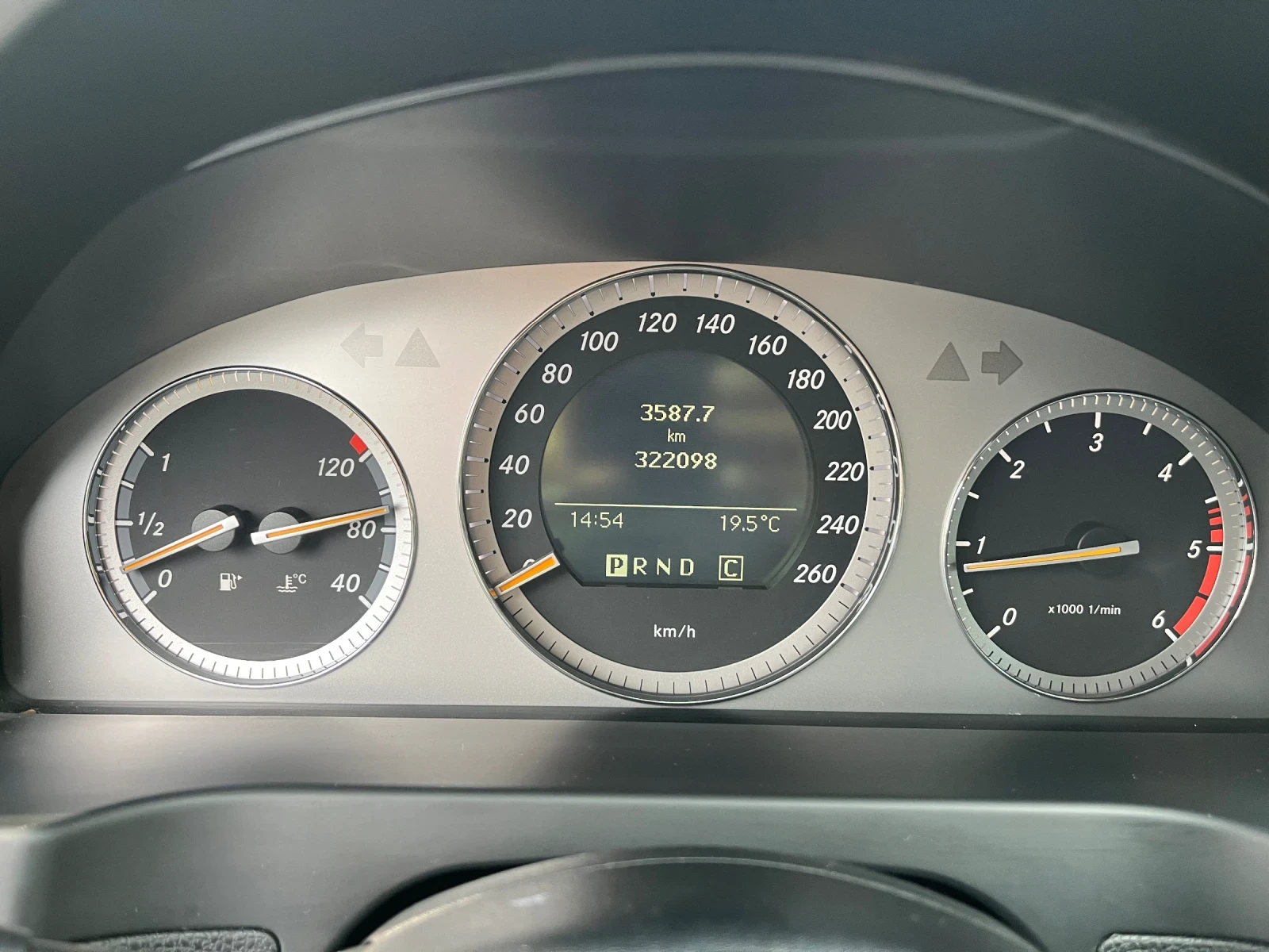 Mercedes-Benz C 220 2.2, снимка 10 - Автомобили и джипове - 56608174