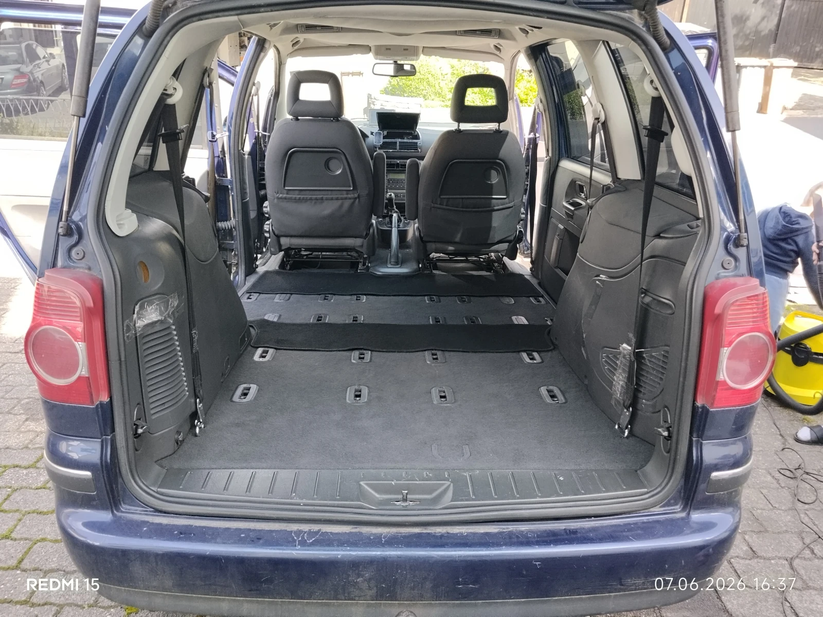 VW Sharan 2.0TDI, снимка 9 - Автомобили и джипове - 56639426