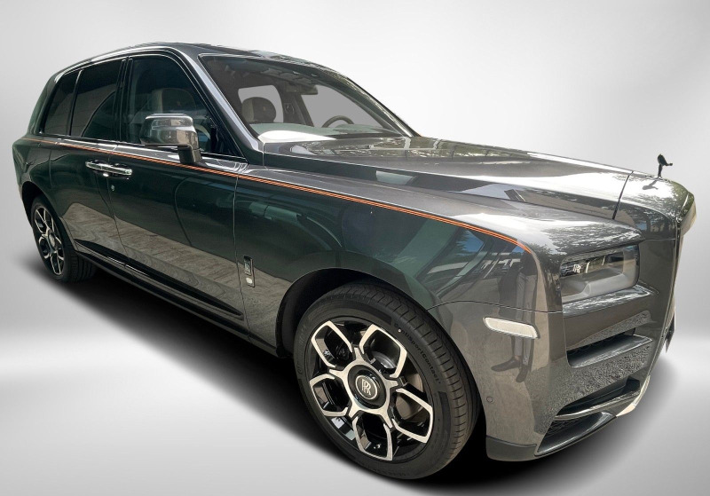 Rolls-Royce Cullinan = Black Badge= Carbon Interior Гаранция, снимка 3 - Автомобили и джипове - 46696804