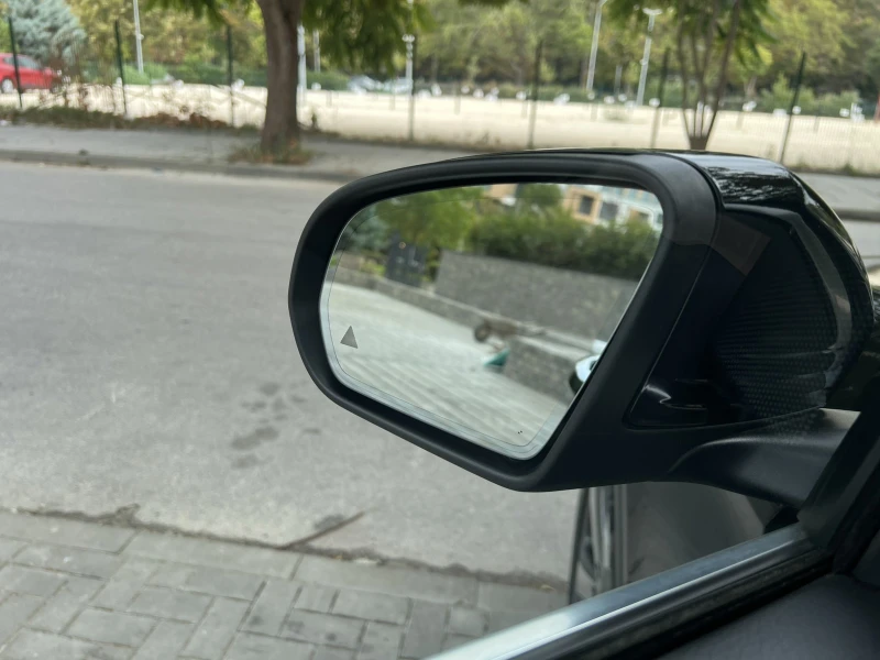 Mercedes-Benz GLC 300 4MATIC, БЕЗ ИНЦИДЕНТИ, снимка 14 - Автомобили и джипове - 51722606