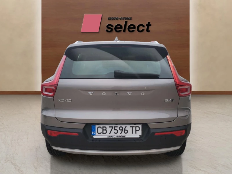 Volvo XC40 B4, снимка 6 - Автомобили и джипове - 53046660