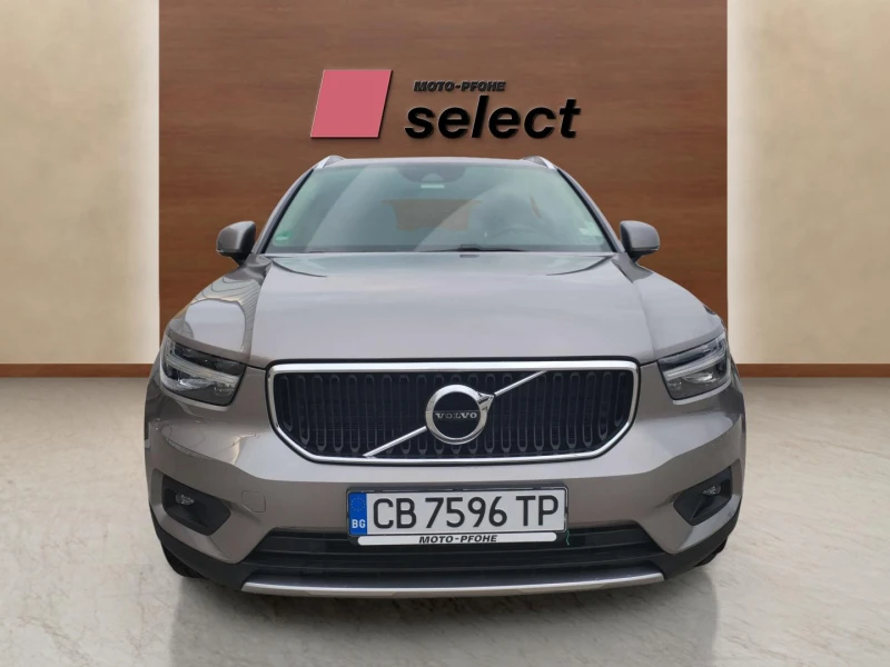 Volvo XC40 B4, снимка 2 - Автомобили и джипове - 53046660