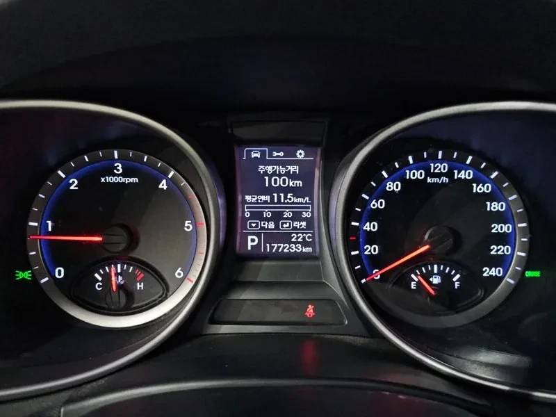 Hyundai Santa fe 2.0 CRDi 4WD - САМО 30% АВАНС, снимка 13 - Автомобили и джипове - 56159046