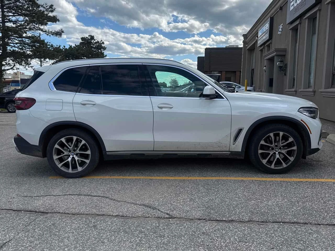 BMW X5 * xDrive45e * ПОДГРЕВИ * ПАНО * KEYLESS * CARFAX, снимка 3 - Автомобили и джипове - 54513208