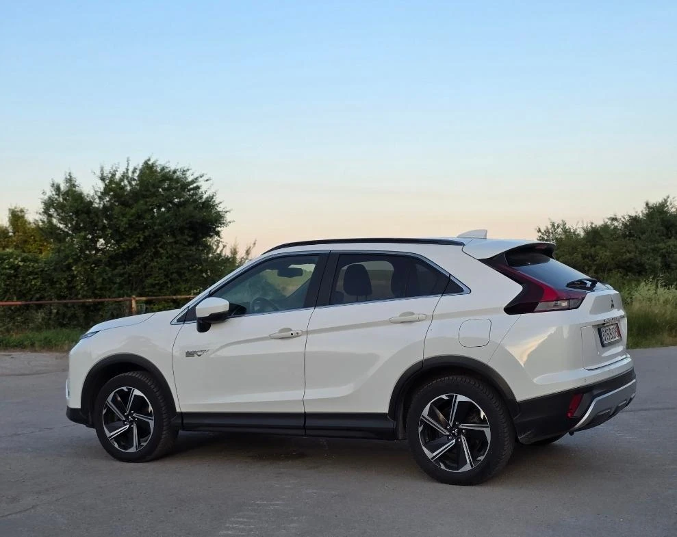 Mitsubishi Eclipse Cross PHEV Фул Екстри Като Нова, снимка 4 - Автомобили и джипове - 55074579