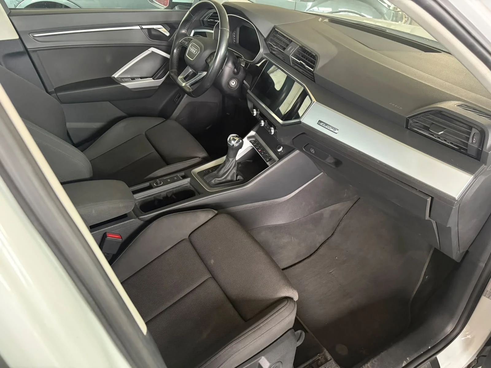 Audi Q3 2.0//4x4//Automat, снимка 9 - Автомобили и джипове - 55750685